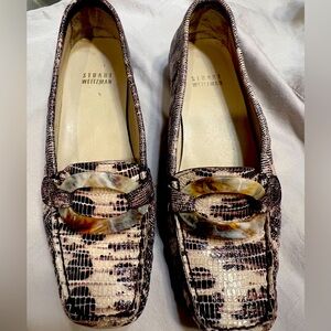 NWOB Vintage Stuart Weitzman Alligator Cream and Brown Loafers- Size 5.5